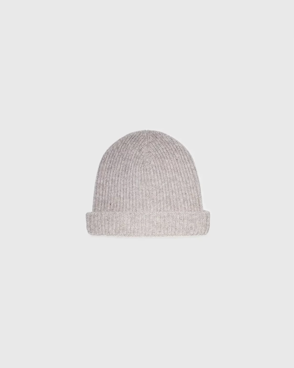 Maison Douillet - Vue du bonnet en laine Française pour Homme et Femme. La couleur de ce bonnet est Gris Clair et sans teinture.