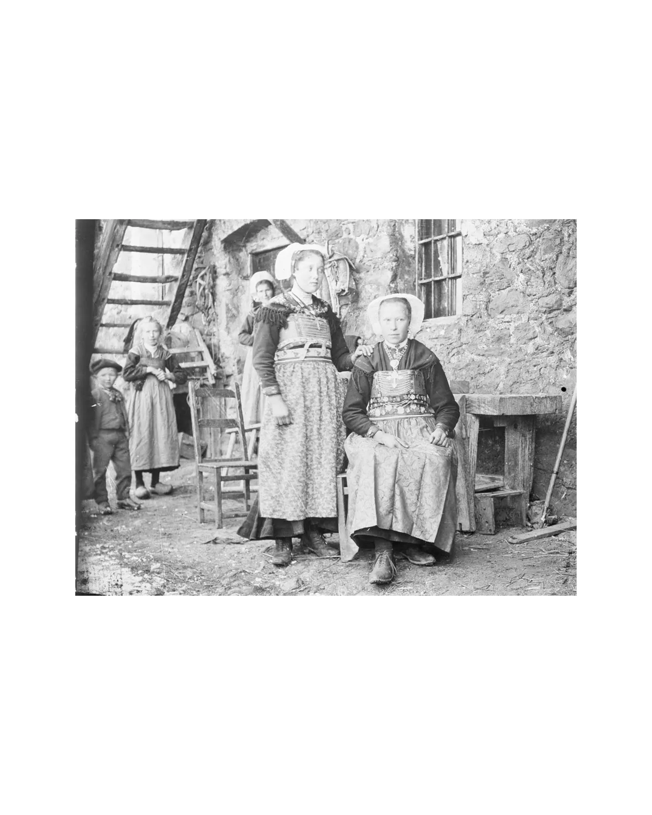 Vallée d'Arve - Costume et Ferme - Historique Alpes - Complet copie